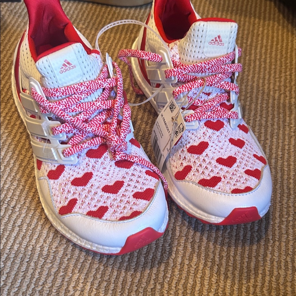 NWT Adidas boost valentines edition White and Red Heart running shoes 8 - Picture 8 of 12